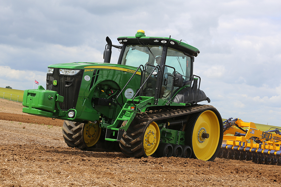 трактори John Deere