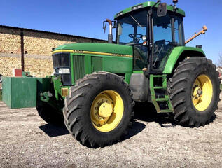 Трактор John Deere 7600