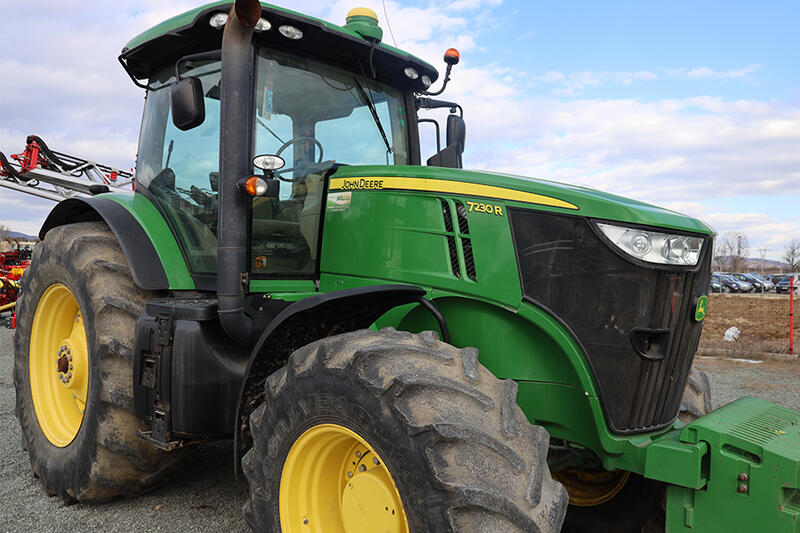 John Deere 7230 R