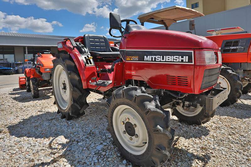 Mitsubishi MT 205 -