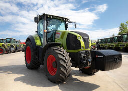 Трактор Claas Axion 830
